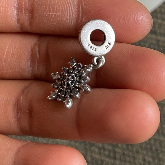 RETIRED PANDORA CHARM SPARKLY CINDERELLA SNOWFLAKE DANGLE CHARM W/ CZ STONES - Picture 7 of 7